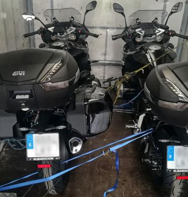 pareja de motos